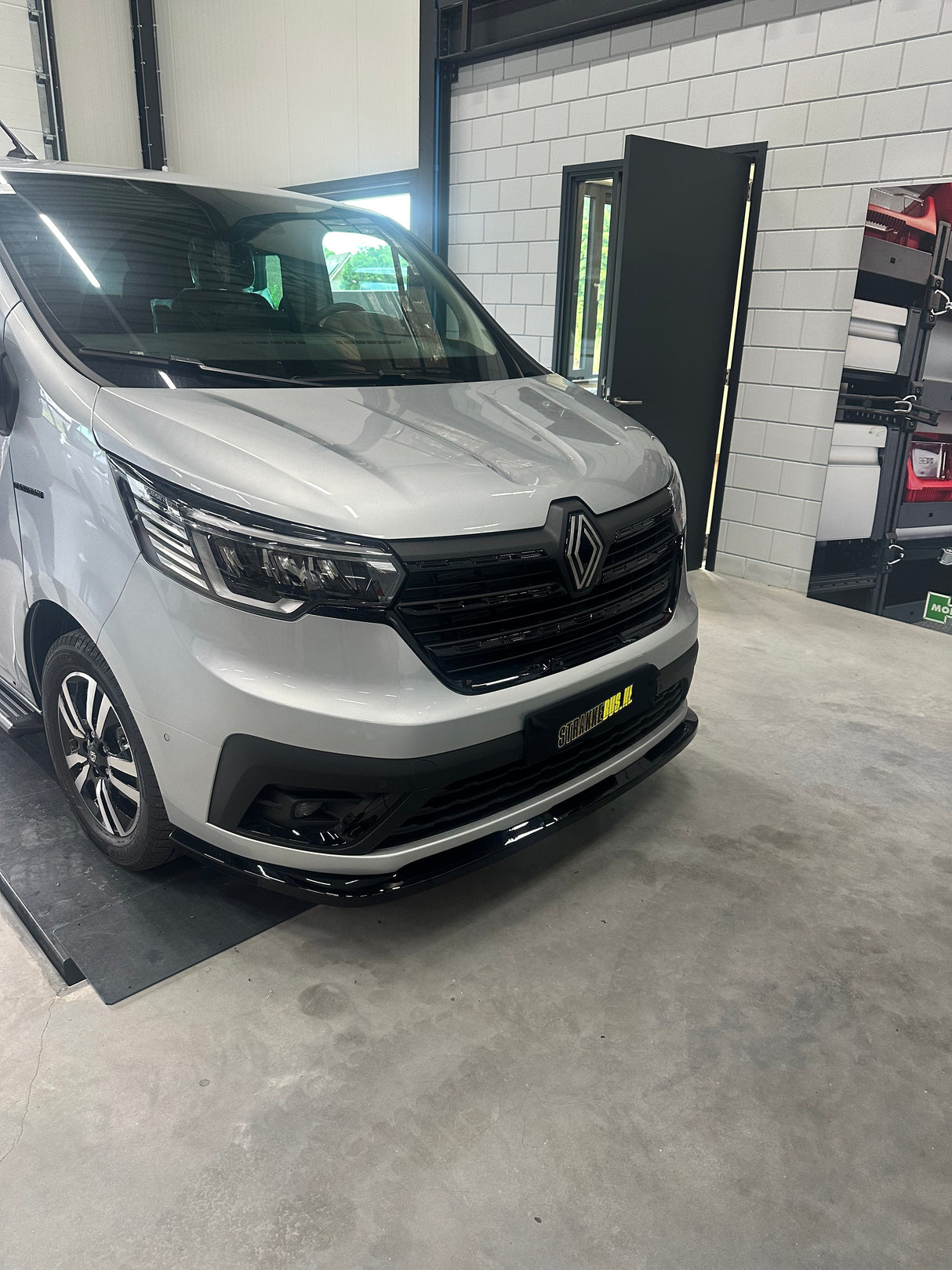 Voorspoiler Renault Trafic 2022+