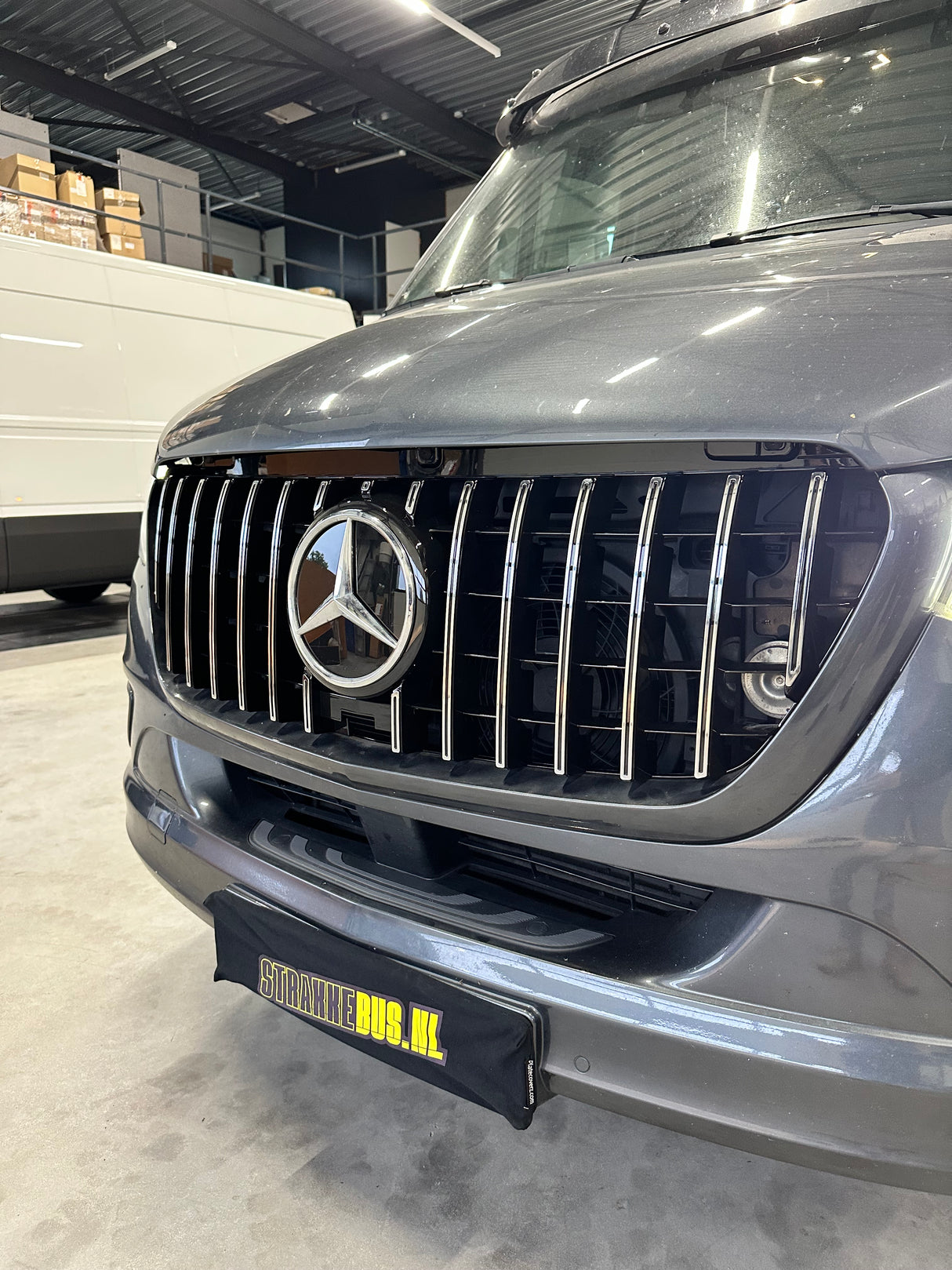 Front Grill Chrome GT-R Mercedes Sprinter 2018>